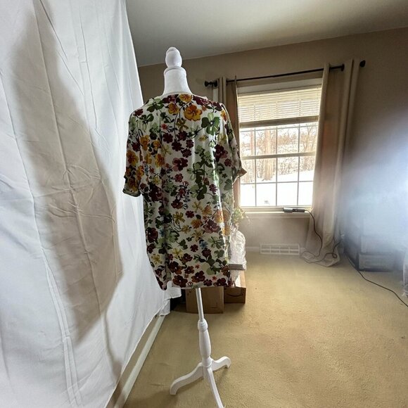 Pixie Lady Floral V-neck short sleeve 2X - Picture 3 of 4